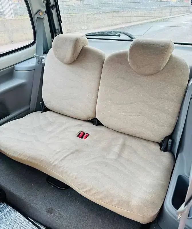 Usata Renault Twingo Authentique 58 CV (42 kW) 2004 Argento Utilitaria