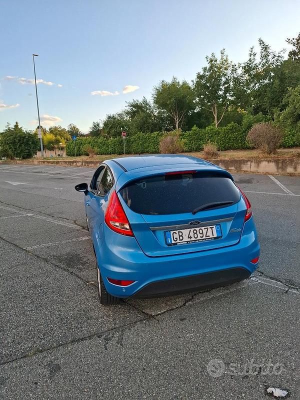 Usata Ford Fiesta 2010 Blu Utilitaria