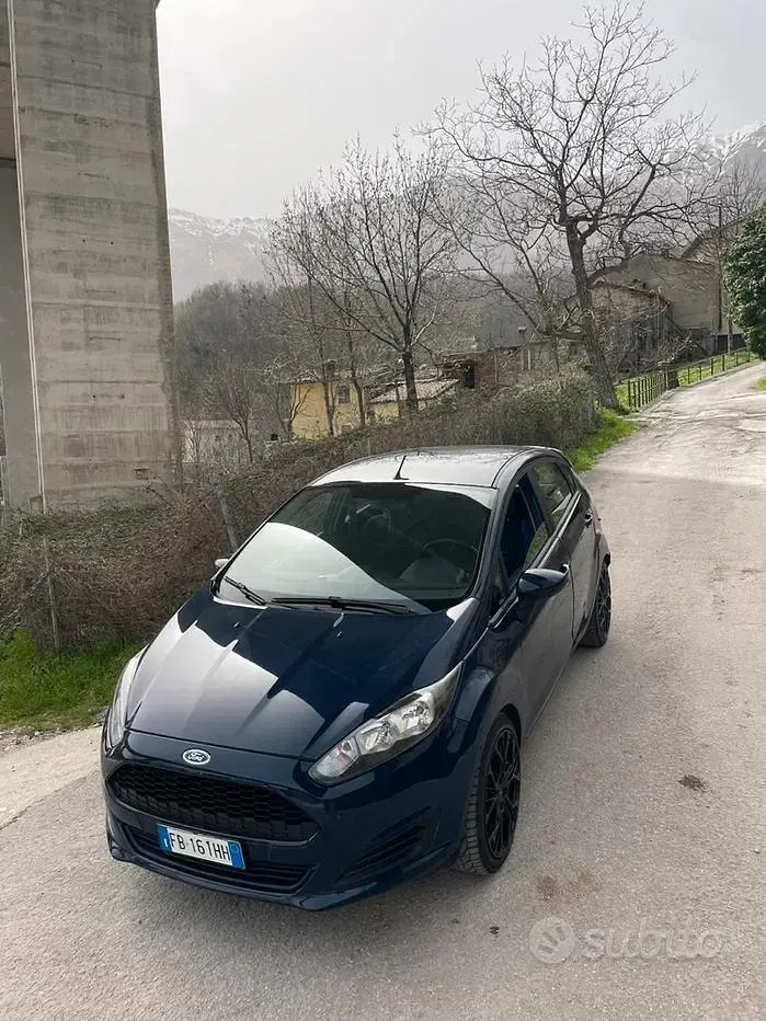 Usata Ford Fiesta 75 CV (55 kW) 2015 Utilitaria