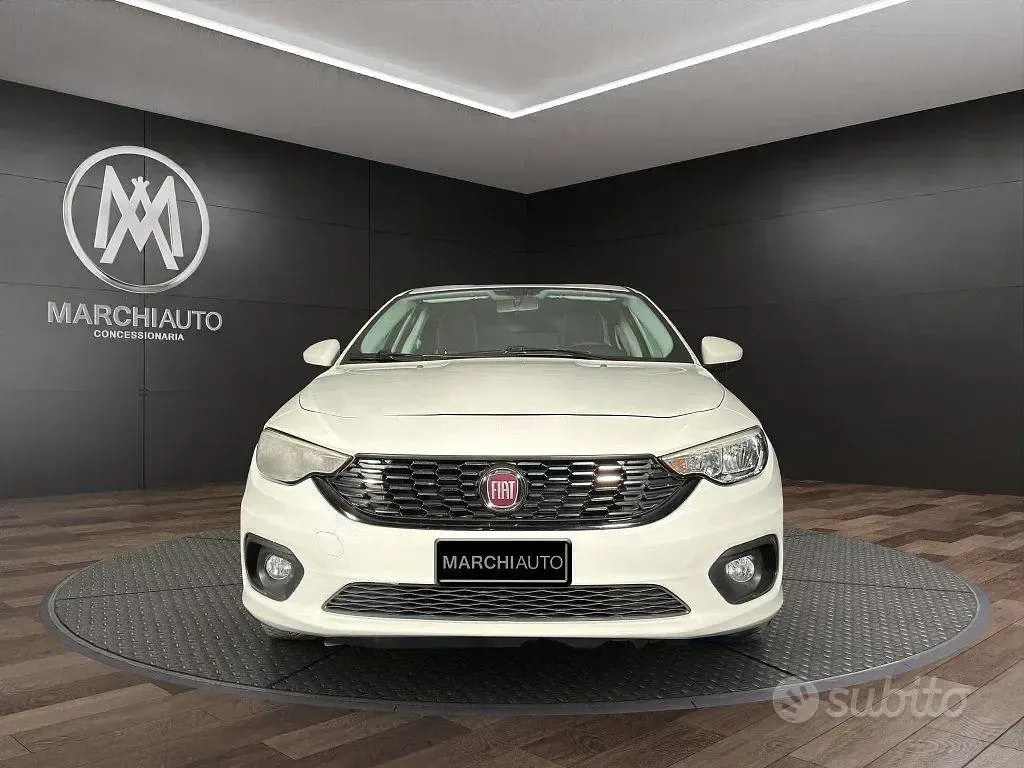 Usata Fiat Tipo Easy 95 CV (69 kW) 2016 Bianco pastello Berlina