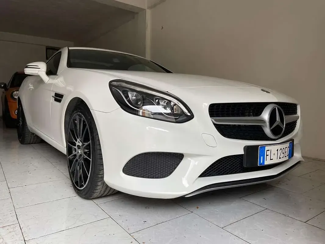Usata Mercedes SLC250 204 CV (150 kW) 2017 Bianco Cabrio