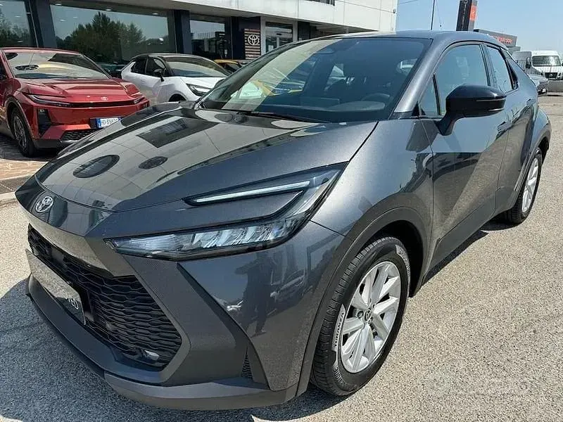 Usata Toyota C-HR Active 223 CV (164 kW) 2025 Other SUV