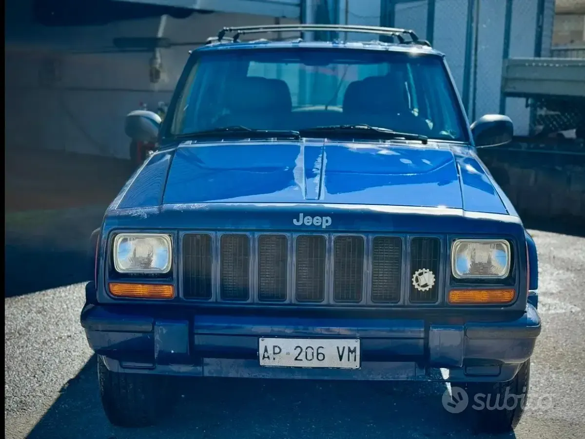 Occasion Jeep Cherokee Sport 116 ch (85 kW) 1997 Bleue SUV