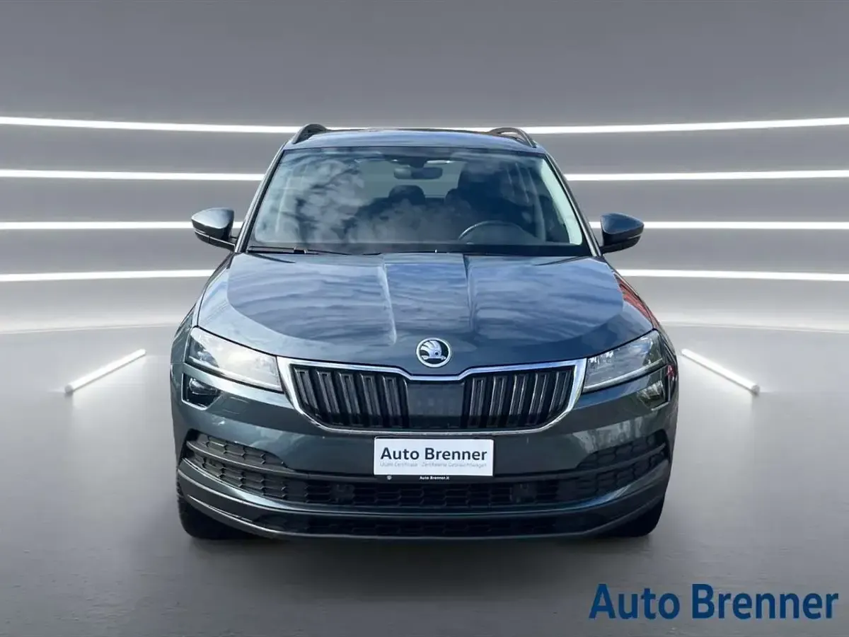 Usata Skoda Karoq Executive 150 CV (110 kW) 2022 Grigio metallizzato SUV