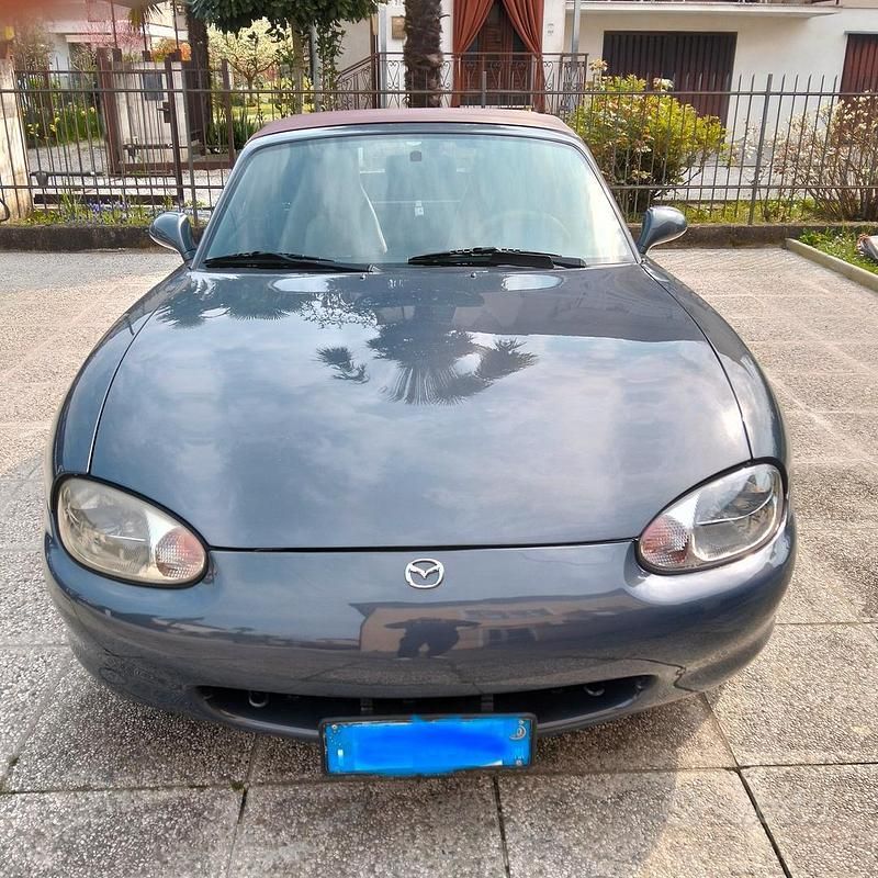 Usata Mazda MX5 110 CV (80 kW) 2000 Cabrio