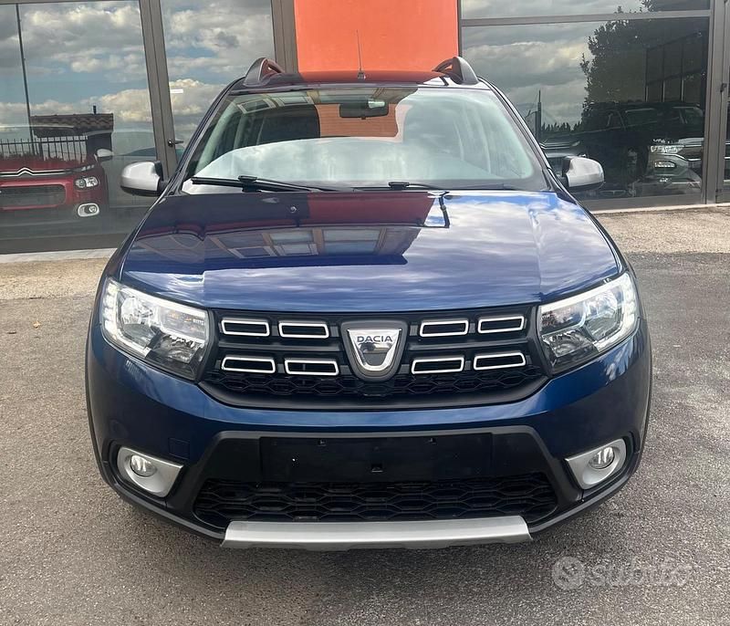 Usata Dacia Sandero Prestige 90 CV (66 kW) 2018 Blu Utilitaria