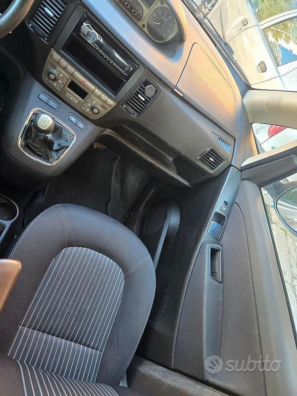 Usata Lancia Musa 95 CV (69 kW) 2012 Grigio Monovolume