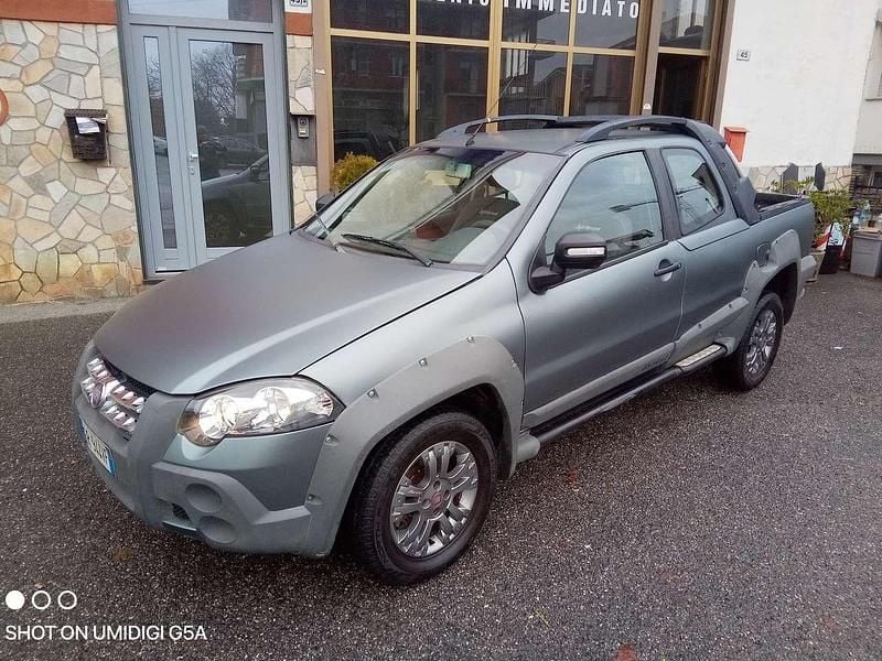 Begagnad Fiat Strada 95 HK (69 kW) 2013 Grå Pickup