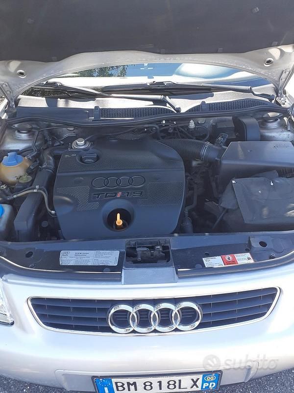 Usata Audi A3 90 CV (66 kW) 2000 Grigio Utilitaria