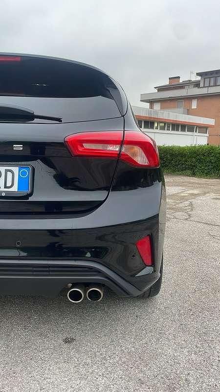 Usata Ford Focus ST-Line 120 CV (88 kW) 2021 Nero Berlina