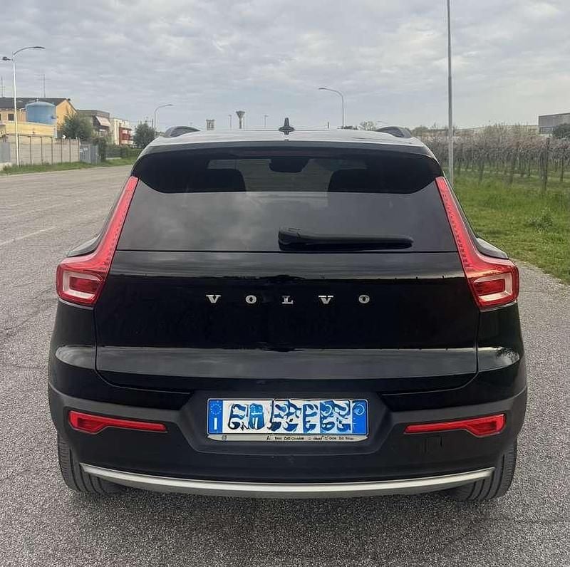 Usata Volvo XC40 R-Design 150 CV (110 kW) 2020 Nero SUV