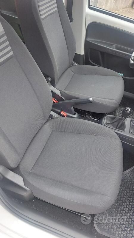 Usata VW up! Move 68 CV (50 kW) 2019 Bianco Utilitaria