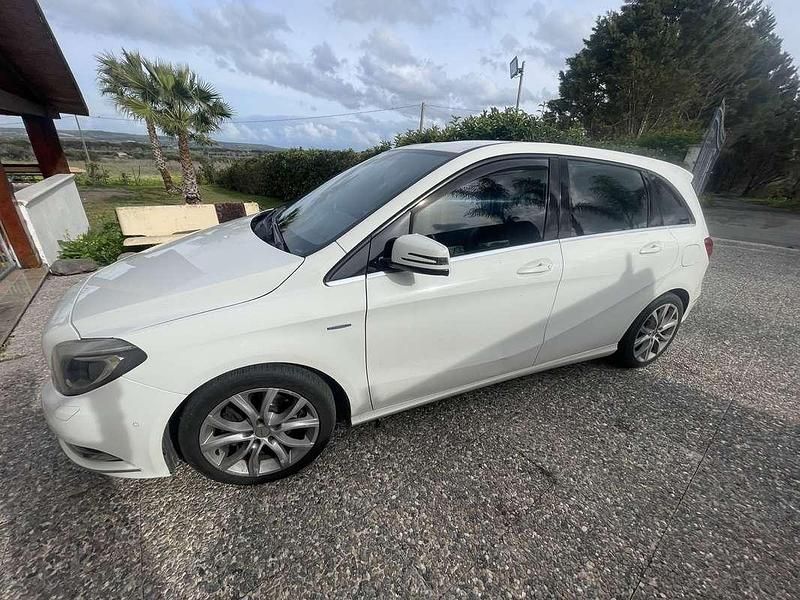 Usata Mercedes B180 Executive 109 CV (80 kW) 2012 Bianco Monovolume