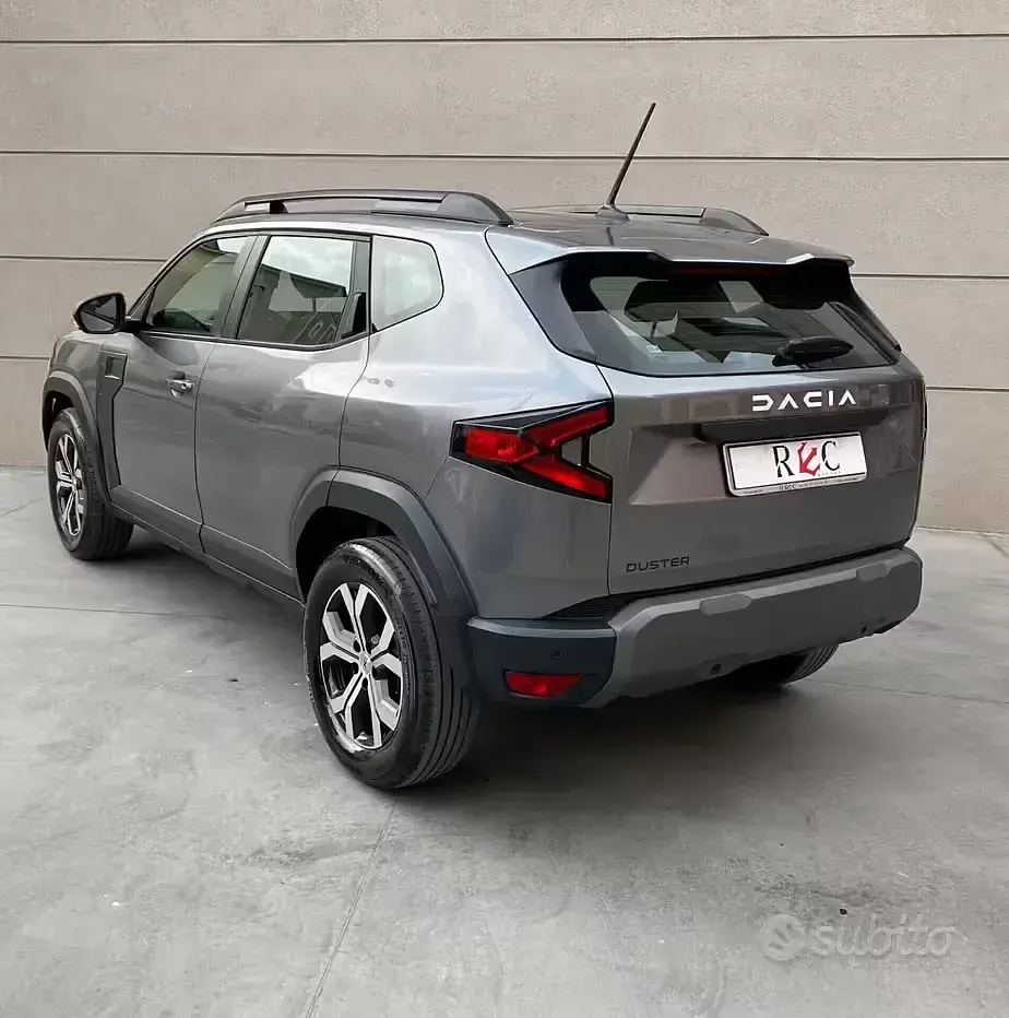 Usata Dacia Duster 101 CV (74 kW) 2025 Grigio Station wagon