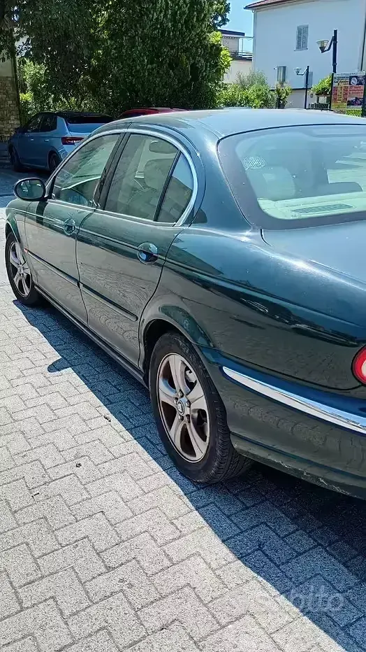 Usata Jaguar X-type 230 CV (169 kW) 2001 Verde Berlina