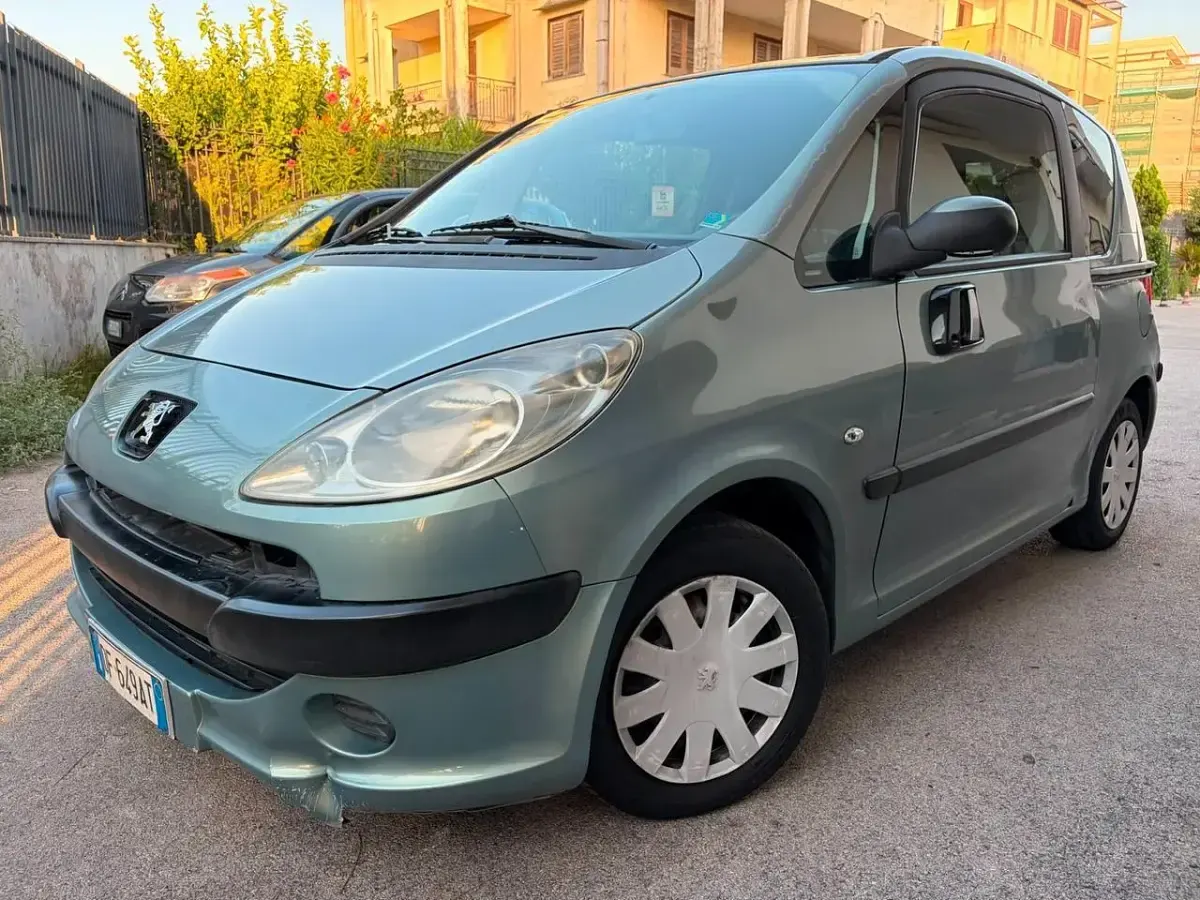 Usata Peugeot 1007 68 CV (50 kW) 2006 Grigio Monovolume