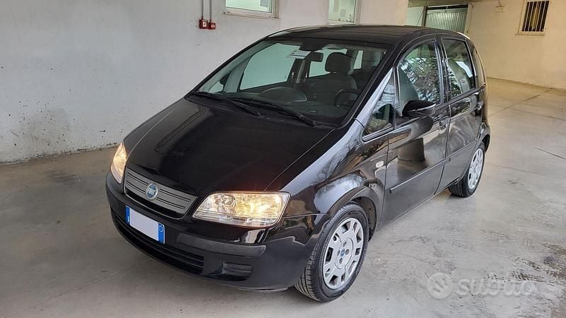 Usata Fiat Idea 90 CV (66 kW) 2008 Nero Monovolume