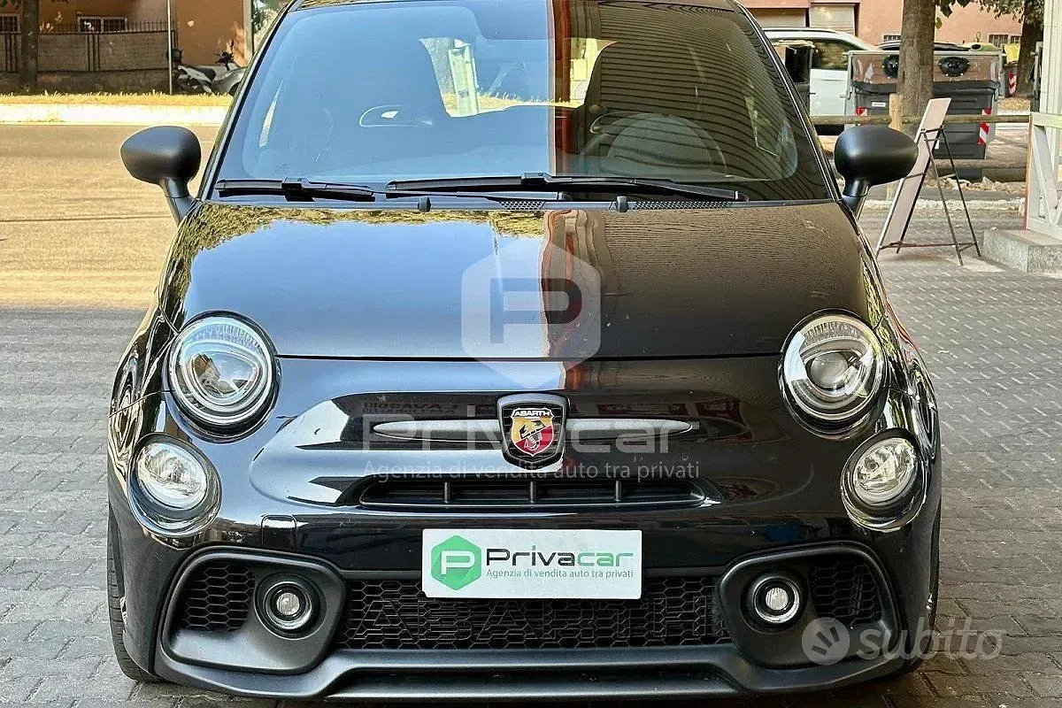 Usata Abarth 695 180 CV (132 kW) 2023 Nero Utilitaria