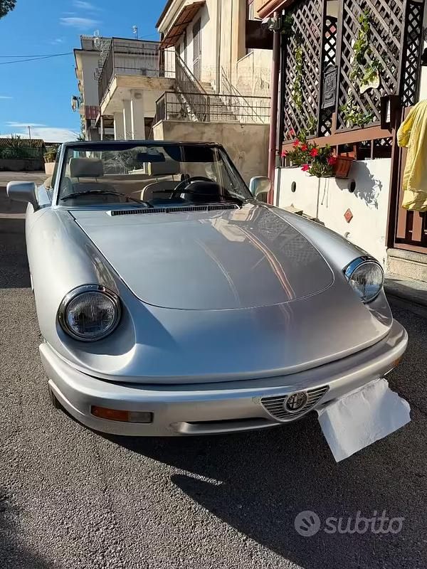 Usata Alfa Romeo Spider 128 CV (94 kW) 1990 Grigio Cabrio