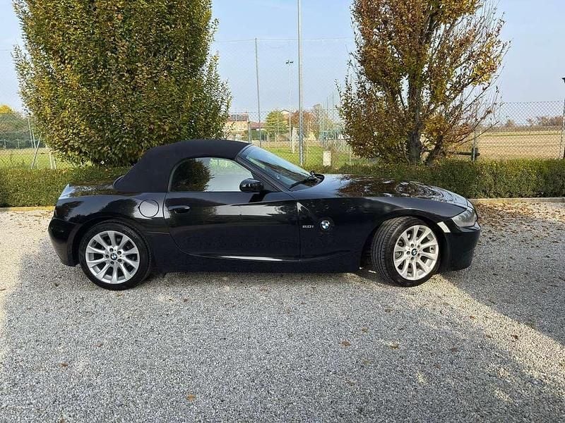 Begagnad BMW Z4 Efficient Dynamics 150 HK (110 kW) 2006 Svart Cab