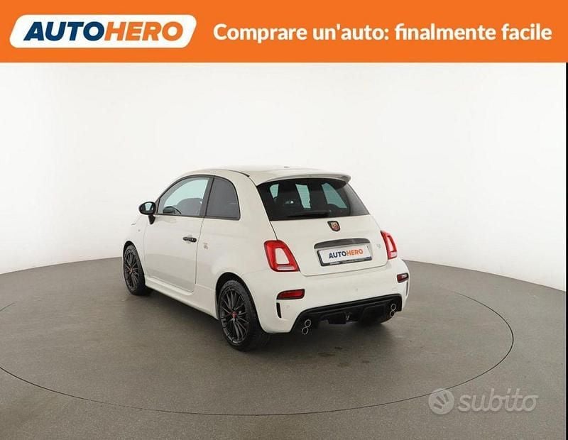 Usata Abarth 695 180 CV (132 kW) 2023 Bianco Utilitaria