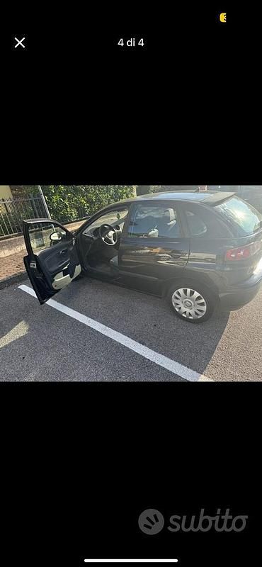 Nero Usata 2005 Seat Ibiza Due volumi | 2400 € (Buon prezzo) - Immagine 1/4