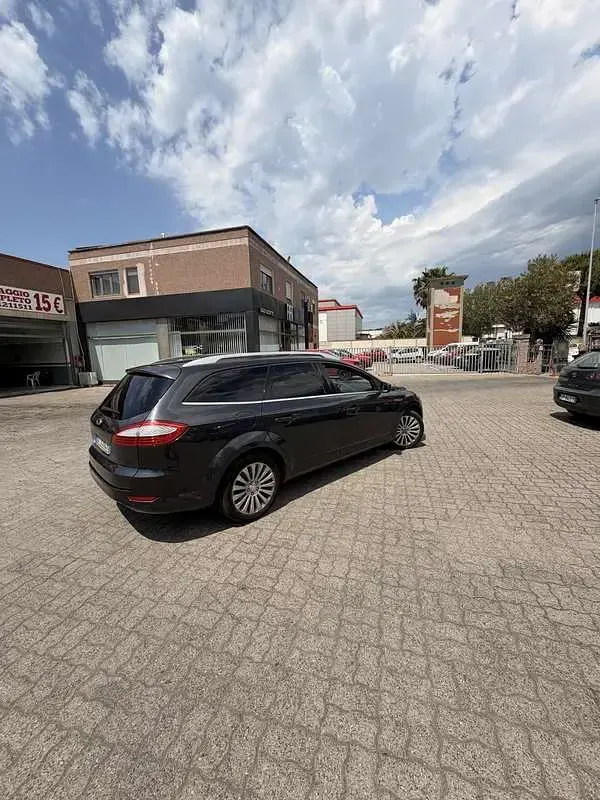 Usata Ford Mondeo Ghia 140 CV (102 kW) 2010 Blu/azzurro Station wagon