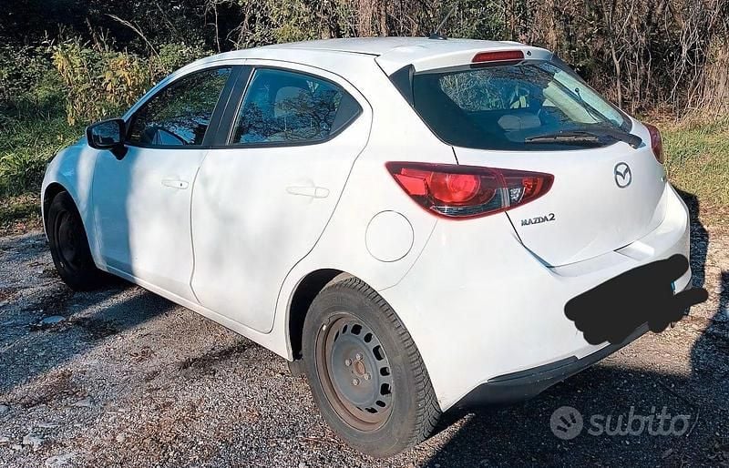 Usata Mazda 2 90 CV (66 kW) 2020 Bianco Berlina