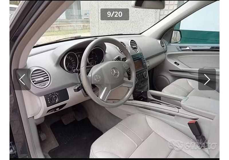 Usata Mercedes ML350 Premium 211 CV (155 kW) 2009 Grigio SUV