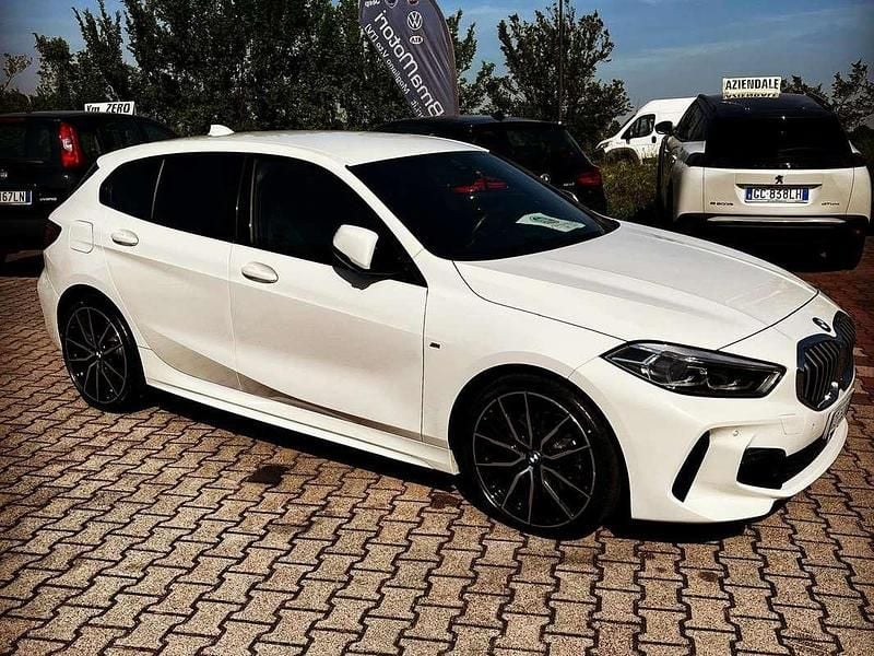 Usata BMW 116 M Sport 109 CV (80 kW) 2021 Bianco Utilitaria