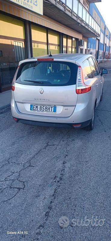 Usata Renault Scénic III 131 CV (96 kW) 2012 Grigio Monovolume