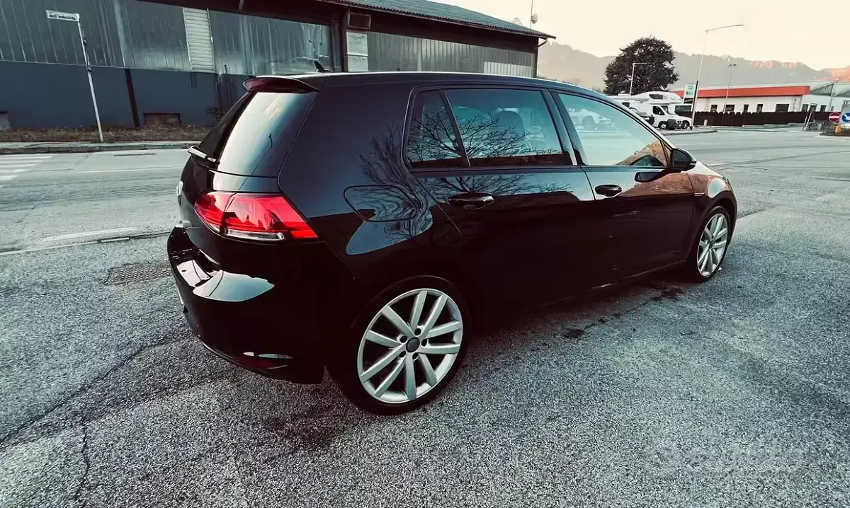 Usata VW Golf VII 110 CV (80 kW) 2015 Berlina