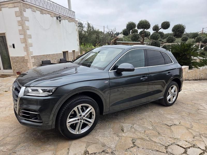 Usata Audi Q5 Comfort 140 CV (102 kW) 2018 Grigio SUV