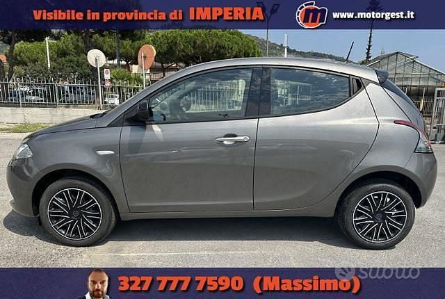 Usata Lancia Ypsilon S 69 CV (50 kW) 2024 Grigio(met.) Utilitaria