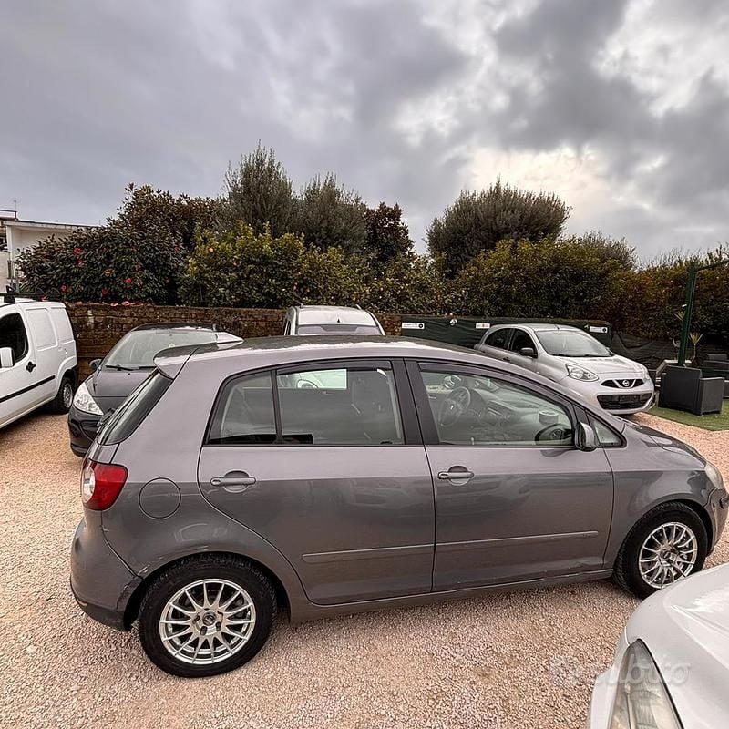Usata VW Golf Plus Cross 140 CV (102 kW) 2007 Grigio Monovolume