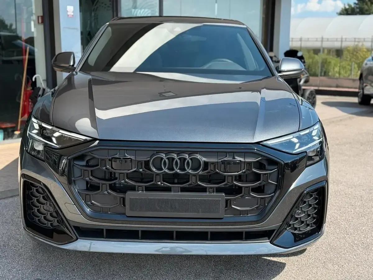 Nuova Audi Q8 S-Line 285 CV (209 kW) 2026 Grigio SUV