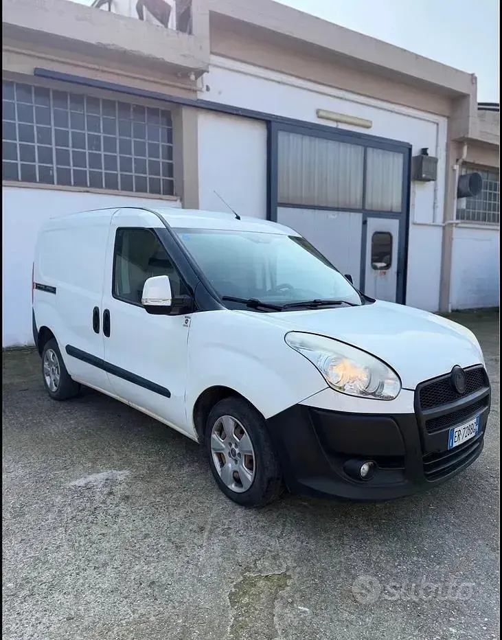 Usata Fiat Doblò Dynamic 105 CV (77 kW) 2014 Bianco Monovolume