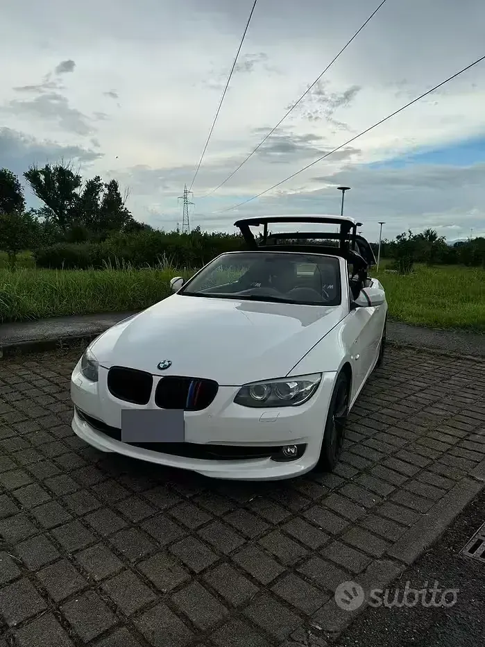 Usata BMW 330 Cabriolet Efficient Dynamics 245 CV (180 kW) 2011 Bianco Cabrio
