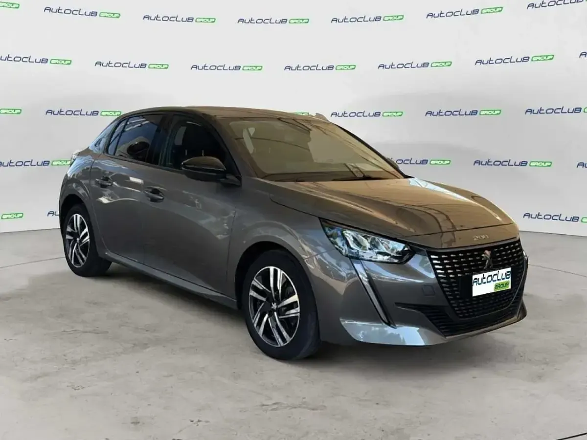 Usata Peugeot 208 Allure 101 CV (74 kW) 2023 Utilitaria