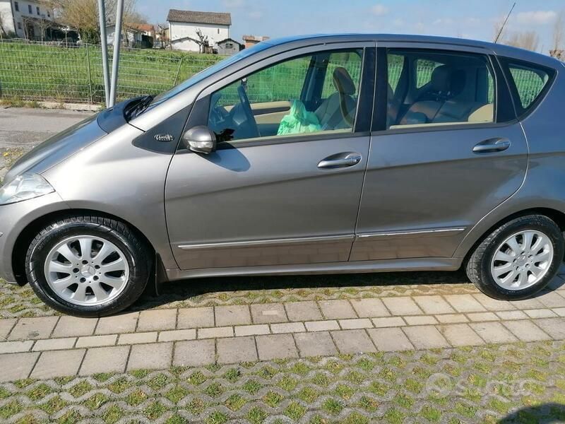 Usata Mercedes A200 95 CV (69 kW) 2006 Marrone Utilitaria