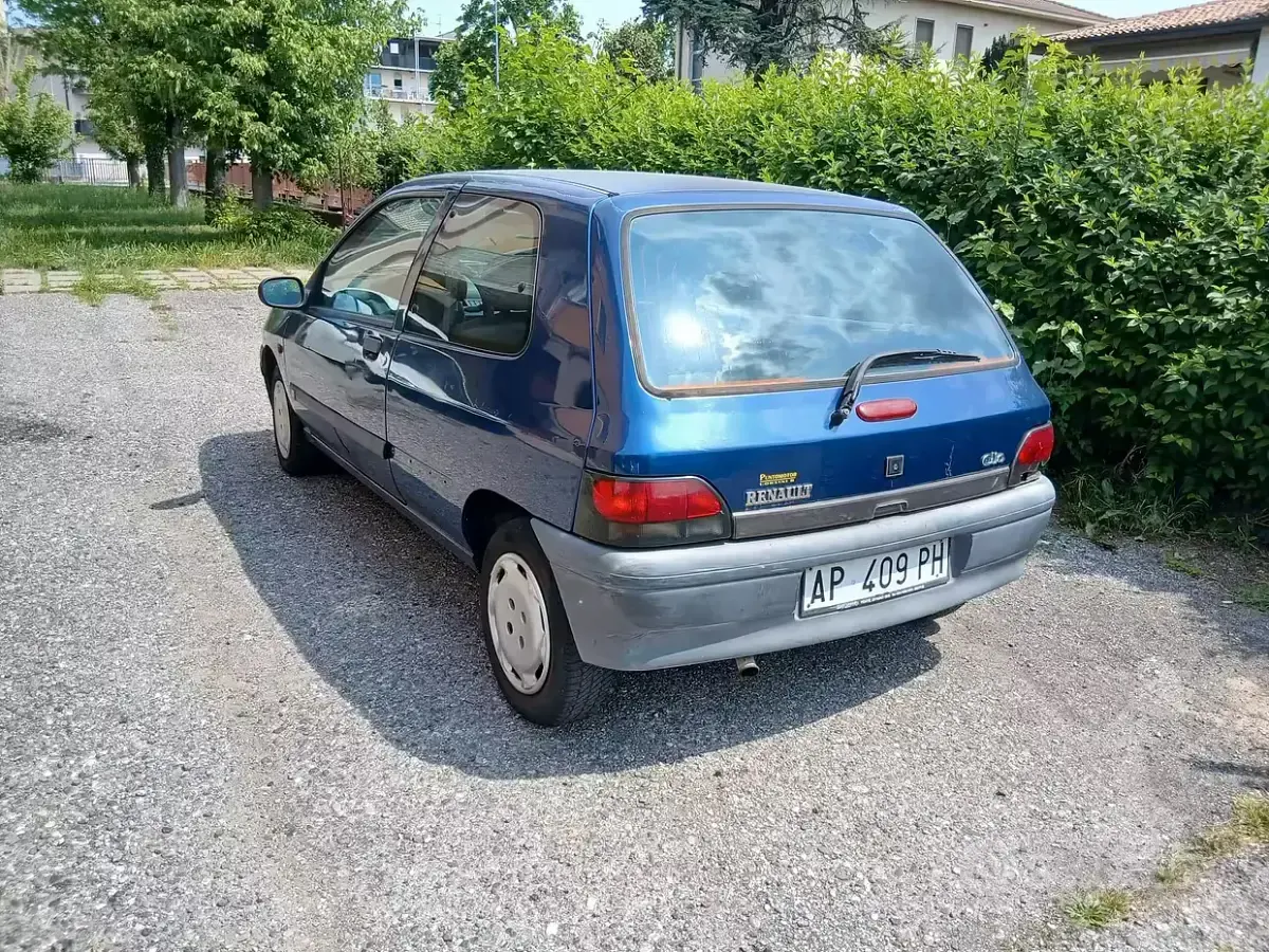 Usata Renault Clio 58 CV (42 kW) 1997 Utilitaria
