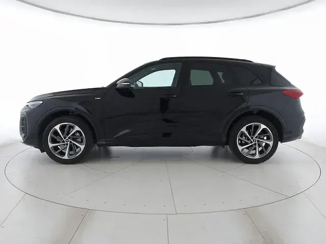 Usata Audi Q5 S-Line 204 CV (150 kW) 2025 Nero mito metallizzato SUV