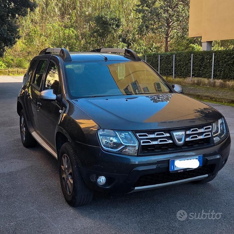 Usata Dacia Duster Lauréate 110 CV (80 kW) 2015 Grigio SUV