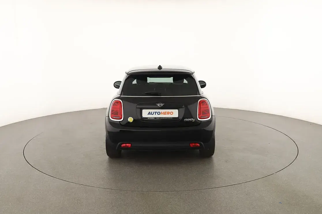 Usata Mini Cooper SE Essential 135 kW (184 CV) 2022 Nero Utilitaria