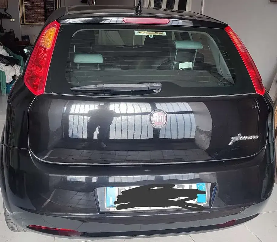Usata Fiat Grande Punto Dynamic 77 CV (56 kW) 2009 Nero Utilitaria