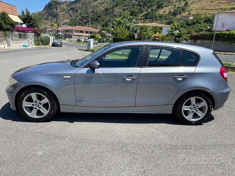 Blu Usata 2006 BMW 116 Due volumi | 3900 € (Buon prezzo) - Immagine 1/4