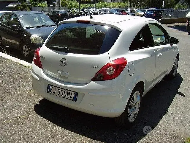 Usata Opel Corsa 86 CV (63 kW) 2012 Bianco Utilitaria