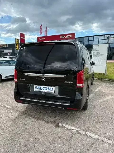 Usata Mercedes V300 237 CV (174 kW) 2021 Nero Monovolume