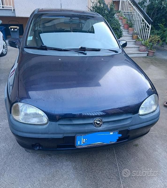 Usata Opel Corsa 45 CV (33 kW) 1996 Utilitaria