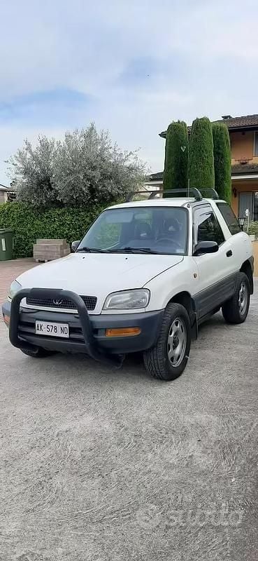 Usata Toyota RAV4 128 CV (94 kW) 1996 Bianco SUV